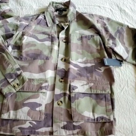 NWT Forever 21 Oversized Cotton Camouflage Shirt Jacket, Size Med and Large - Picture 4 of 6